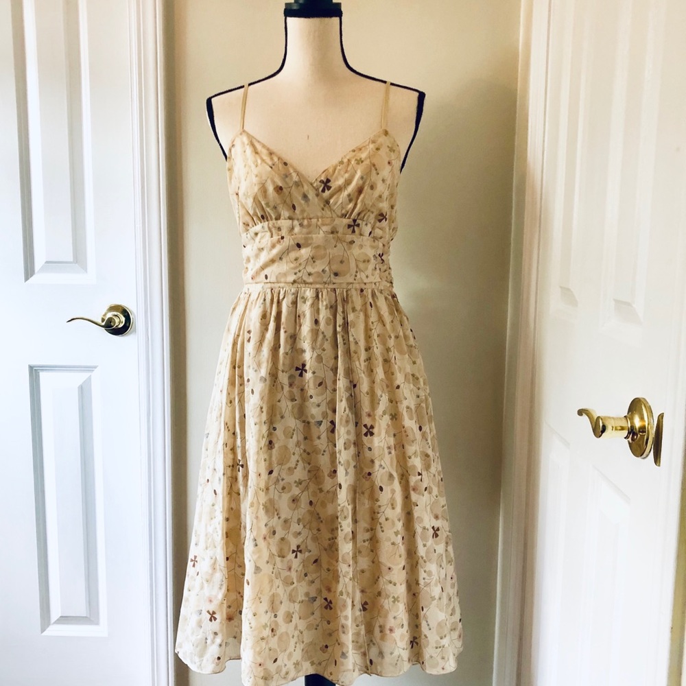 Max Studio Ivory/multi tie waist dress, small